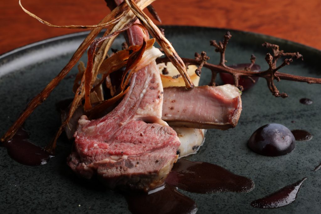 NZ産ラム肉の自家製ハーブロースト
